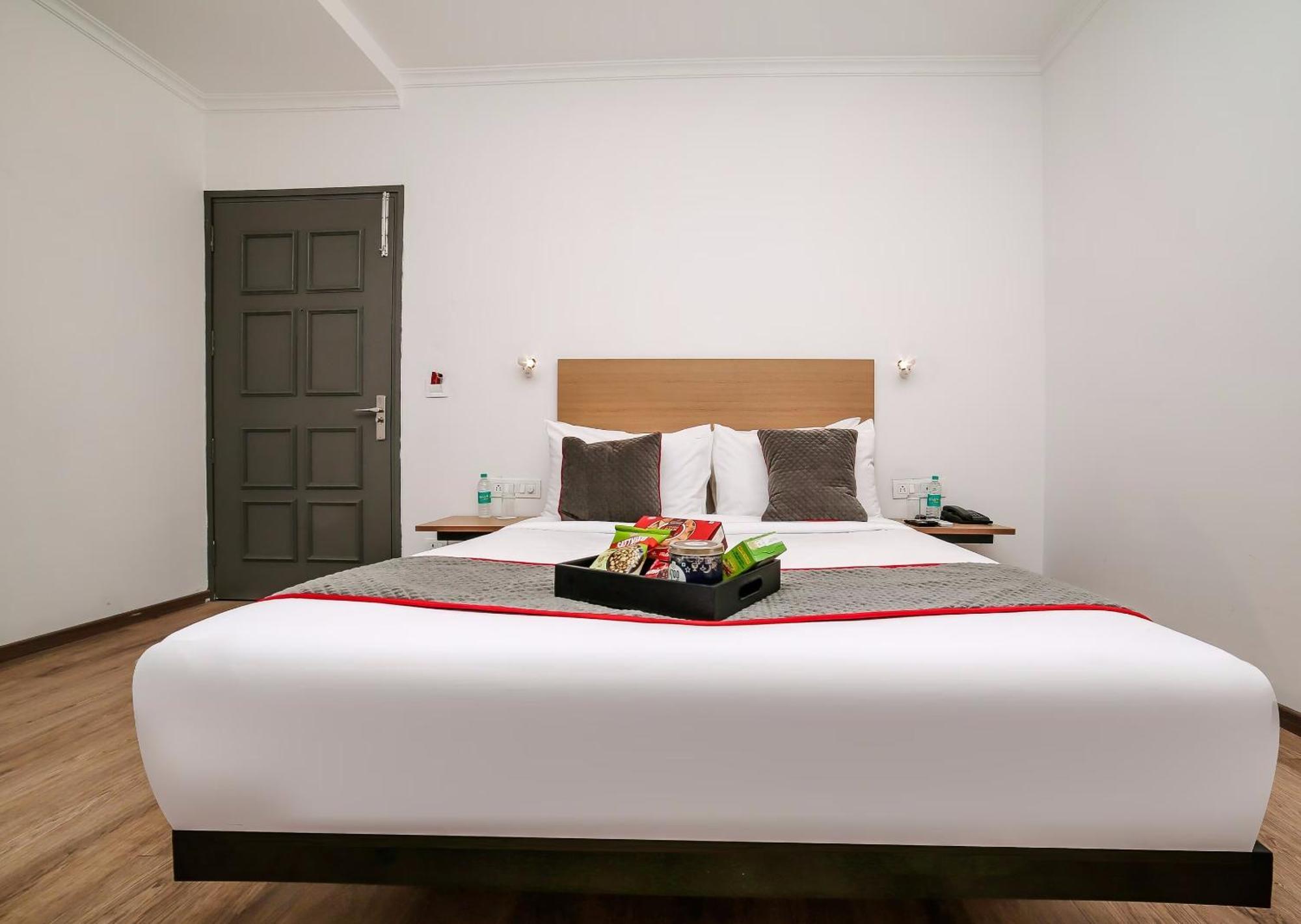 Hotel Townhouse Chattarpur Opp. Tivoli Garden Near Chhatarpur Metro Station